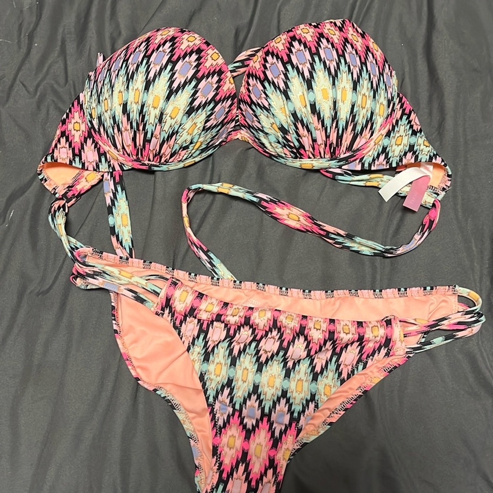 Victoria’s Secret bikini